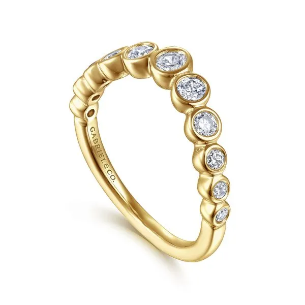 14K Yellow Gold 11 Stone Curved Diamond Wedding Band Image 3 Koerbers Fine Jewelry Inc New Albany, IN