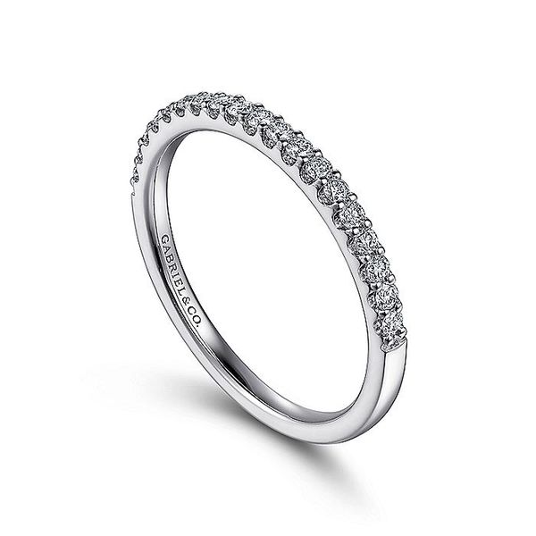 14K White Gold Shared Prong Diamond Wedding Band Image 3 Koerbers Fine Jewelry Inc New Albany, IN