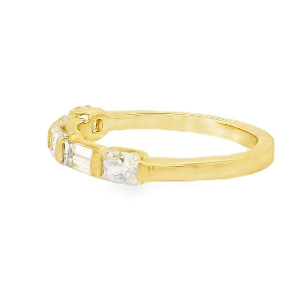 14K Yellow Gold 5 Stone Diamond Wedding Band Image 2 Koerbers Fine Jewelry Inc New Albany, IN