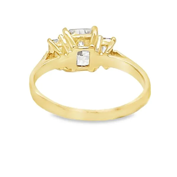 18K Yellow Gold Prong-Set Three-Stone Diamond Ring Image 3 Koerbers Fine Jewelry Inc New Albany, IN