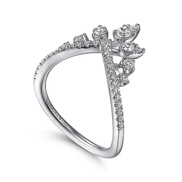 14K White Gold Bursting Diamond Chevron Ring Image 3 Koerbers Fine Jewelry Inc New Albany, IN