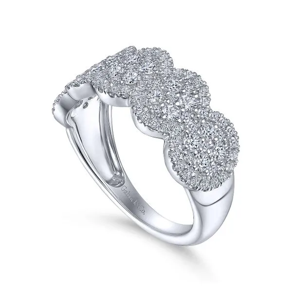 14K White Gold Diamond Cluster Oval Station Ring Image 3 Koerbers Fine Jewelry Inc New Albany, IN