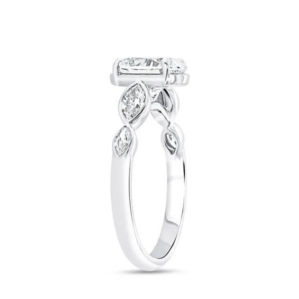 18K White Gold Oval Diamond Engagement Ring Image 3 Koerbers Fine Jewelry Inc New Albany, IN