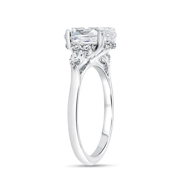18K White Gold Oval Diamond Engagement Ring Image 2 Koerbers Fine Jewelry Inc New Albany, IN