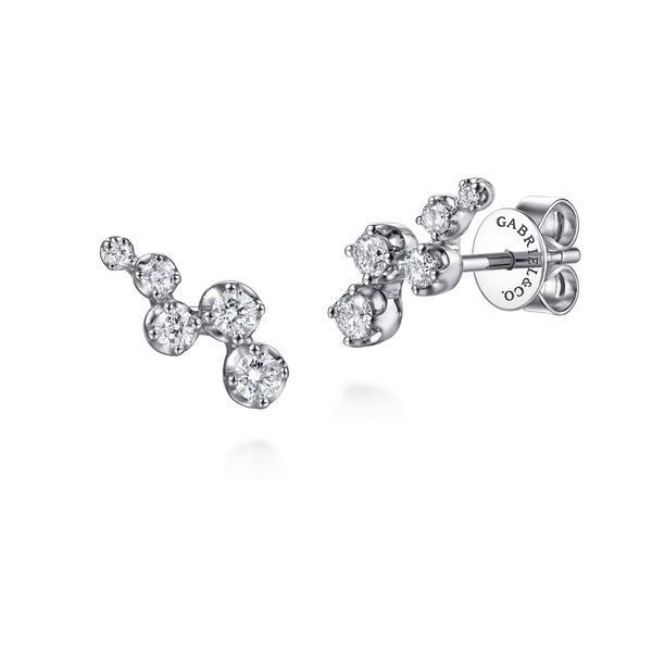 14K White Gold Graduating Diamond Stud Earrings Koerbers Fine Jewelry Inc New Albany, IN