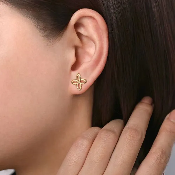 14K Yellow Gold Quatrefoil Stud Earrings Image 2 Koerbers Fine Jewelry Inc New Albany, IN