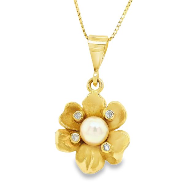Estate 14K Yellow Gold Flower Pearl and Diamond Pendant Koerbers Fine Jewelry Inc New Albany, IN