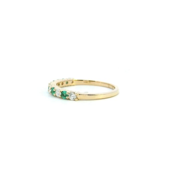 14KY Diamond and Emerald Prong Set Wedding Band Image 4 Kiefer Jewelers Lutz, FL