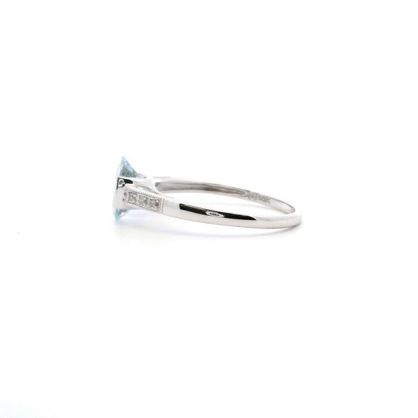 Estate 10KW Oval Aquamarine and Diamond Ring Image 3 Kiefer Jewelers Lutz, FL