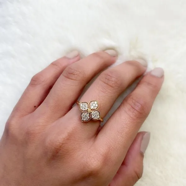 0.32tw Diamond Flower Fashion Ring Image 4 La Mine d'Or Moncton, NB