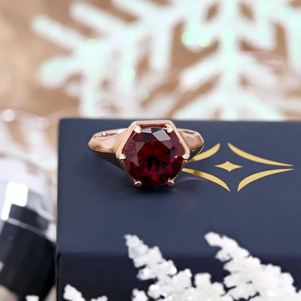 4.80ct Rhodolite Garnet Solitaire Ring Image 5 La Mine d'Or Moncton, NB