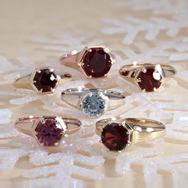 2.20ct Tanga Red Garnet Solitaire Ring 14kt Yellow Gold Image 4 La Mine d'Or Moncton, NB