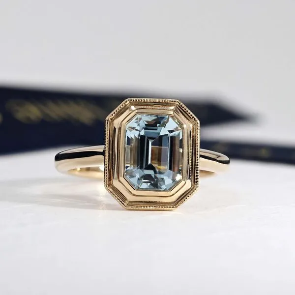 1.80ct Emerald Cut Vintage Bezel Solitaire Aquamarine Ring 14kt Yellow Gold Image 3 La Mine d'Or Moncton, NB
