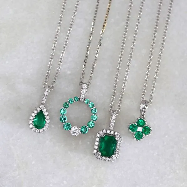 0.40tw Emerald & Diamond Clover Pendant Image 4 La Mine d'Or Moncton, NB