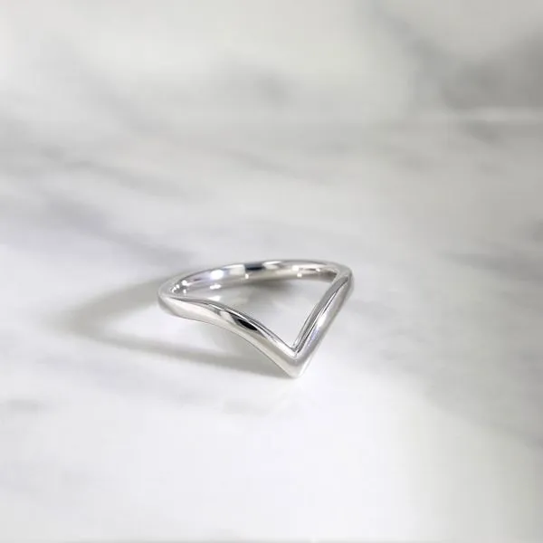 18kt White Palladium Gold Curved Band Image 3 La Mine d'Or Moncton, NB