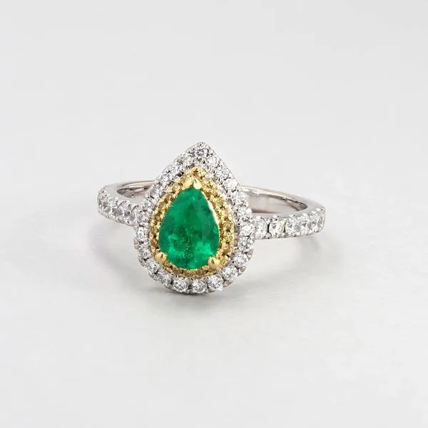 1.33tw Golden Halo Pear Emerald Gemstone Ring Image 3 La Mine d'Or Moncton, NB