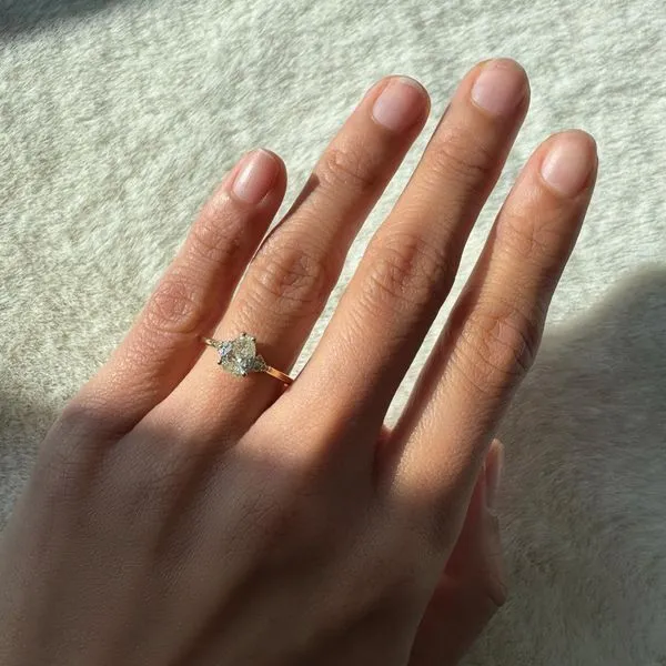 0.75tw Paris Pear Diamond Engagement Ring Image 4 La Mine d'Or Moncton, NB
