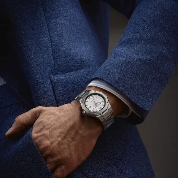 Baume & Mercier Riviera Automatic Watch White Dial 42mm Image 4 La Mine d'Or Moncton, NB