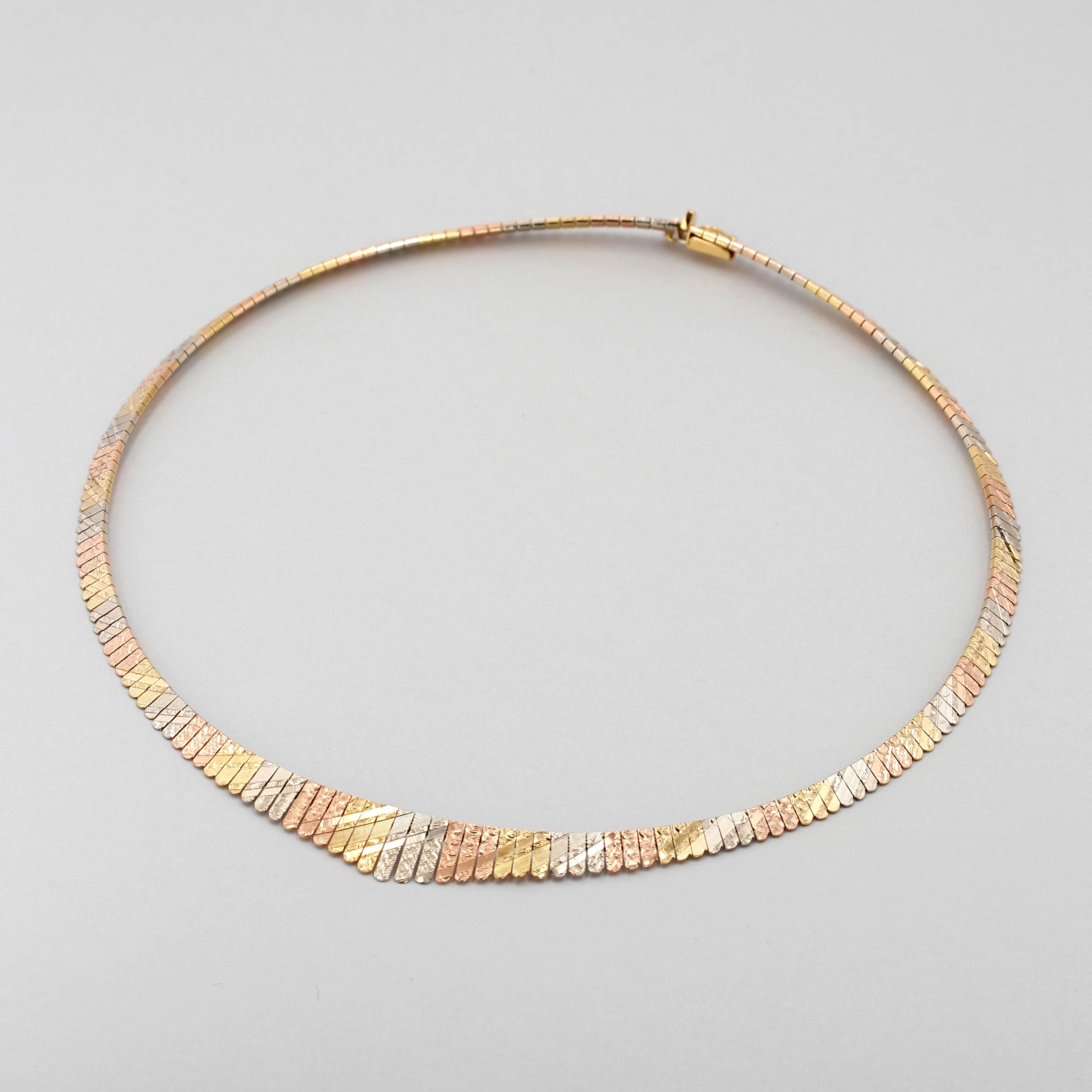 Estate Tri-Color Necklace 18kt Gold Image 2 La Mine d'Or Moncton, NB