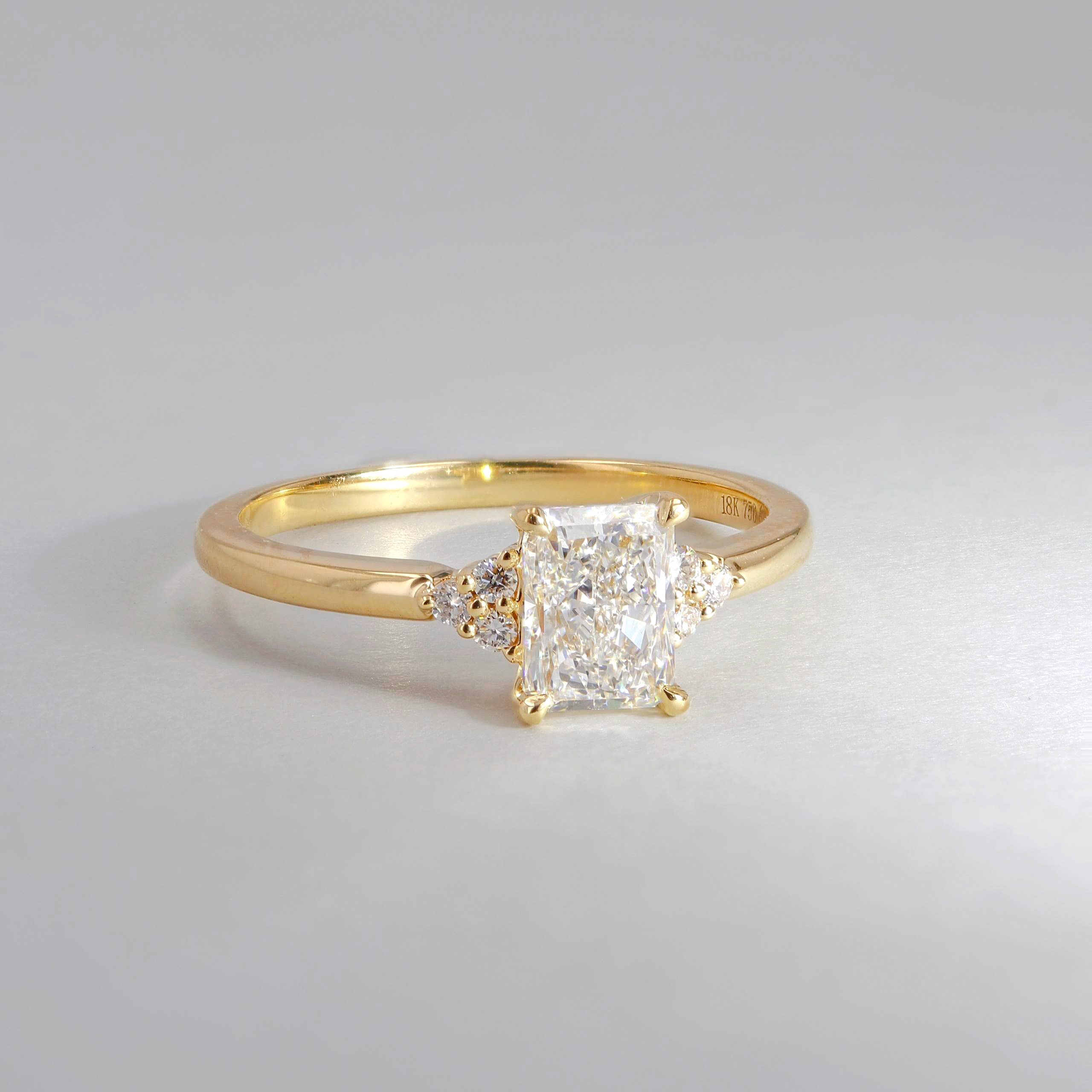 1.00tw Paris Radiant Diamond Engagement Ring Image 3 La Mine d'Or Moncton, NB