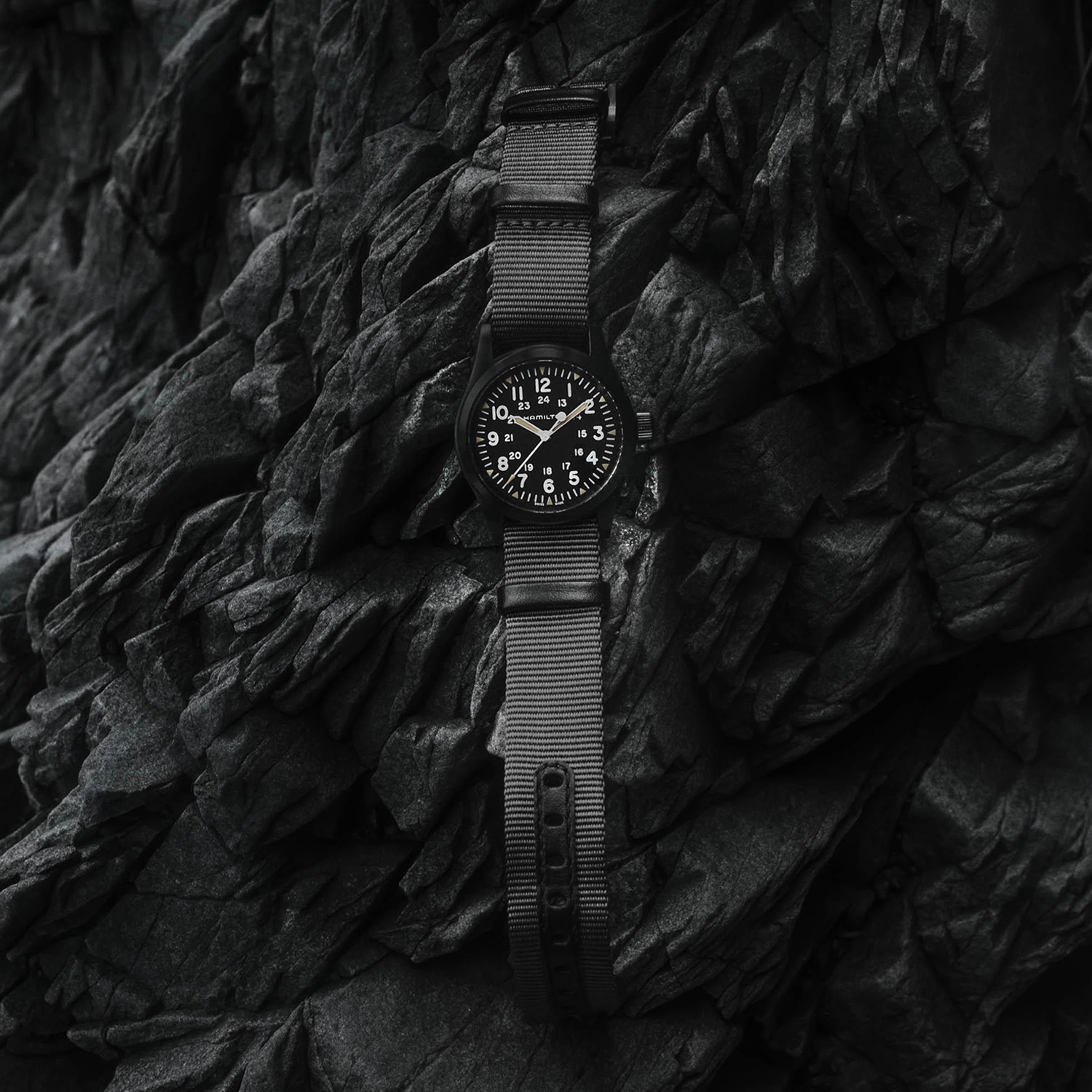 Hamilton Khaki Field Mechanical Black Dial 38mm Image 4 La Mine d'Or Moncton, NB