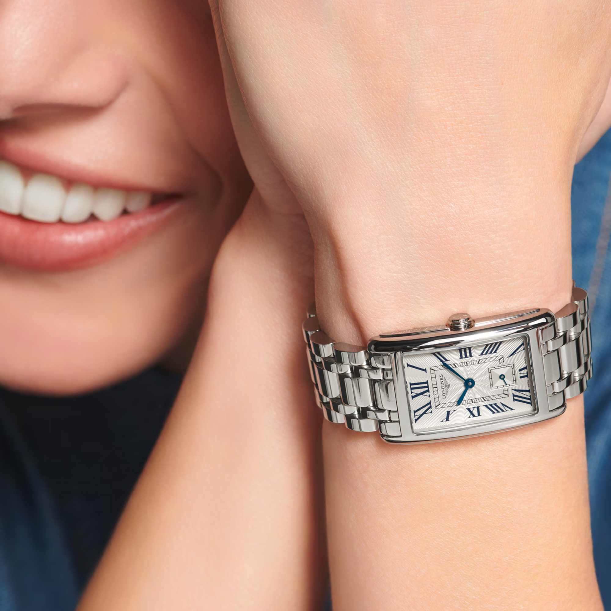 Longines Dolce Vita Quartz Silver Dial 23.3x37mm Image 5 La Mine d'Or Moncton, NB