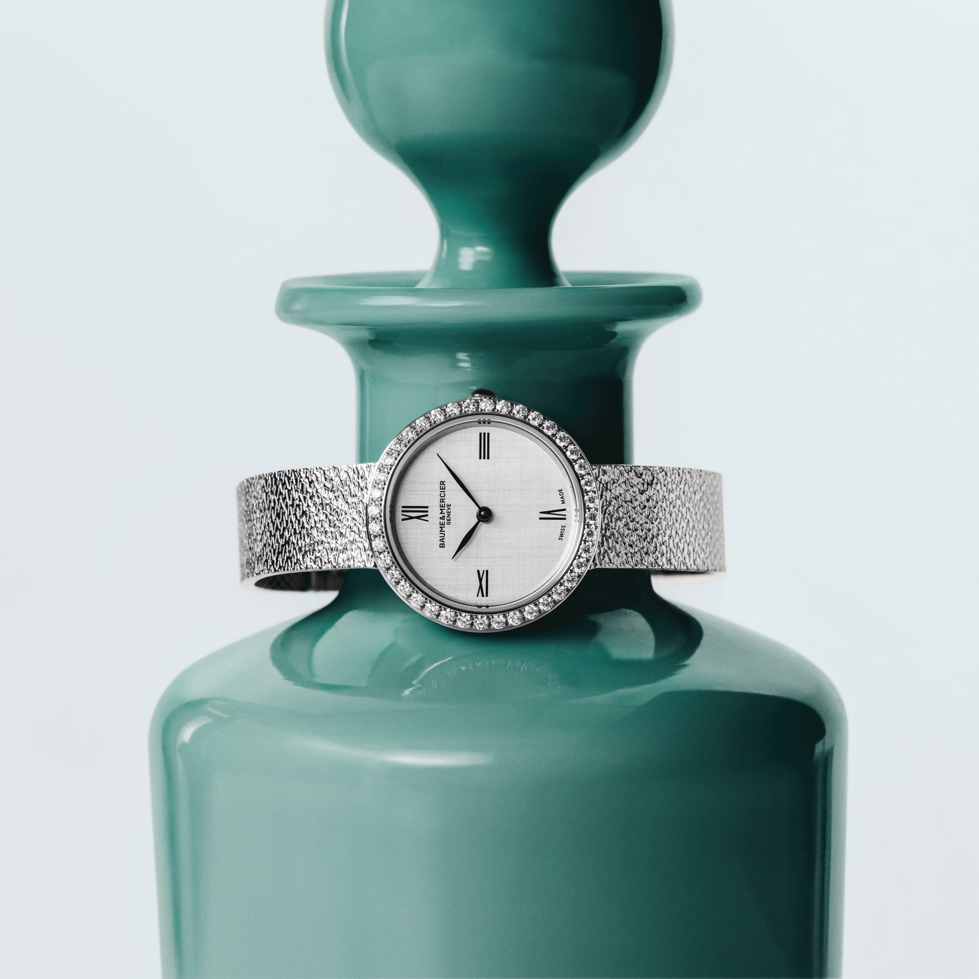 Joia de Baume & Mercier Quartz Watch Silver Dial 28mm Image 4 La Mine d'Or Moncton, NB
