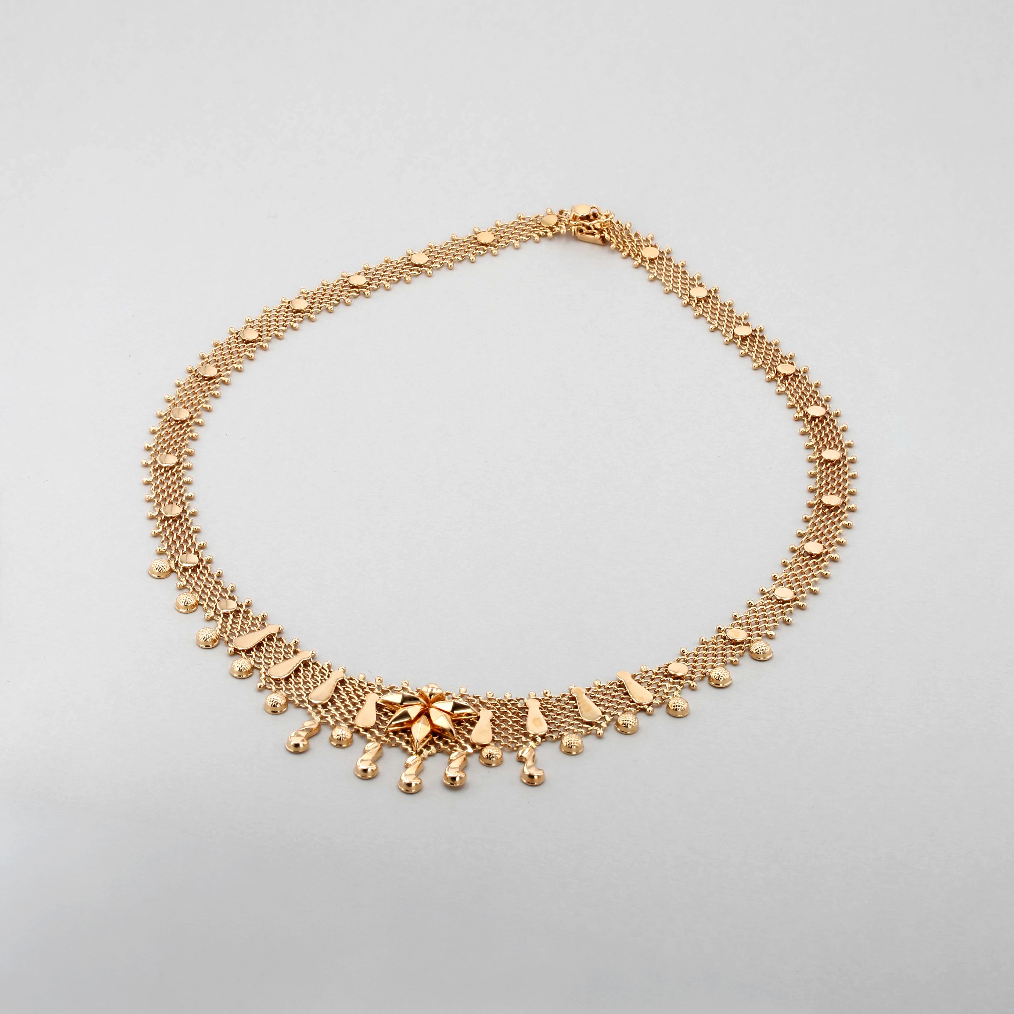 Estate 18kt Yellow Gold Woven Mesh Necklace 18" Image 2 La Mine d'Or Moncton, NB