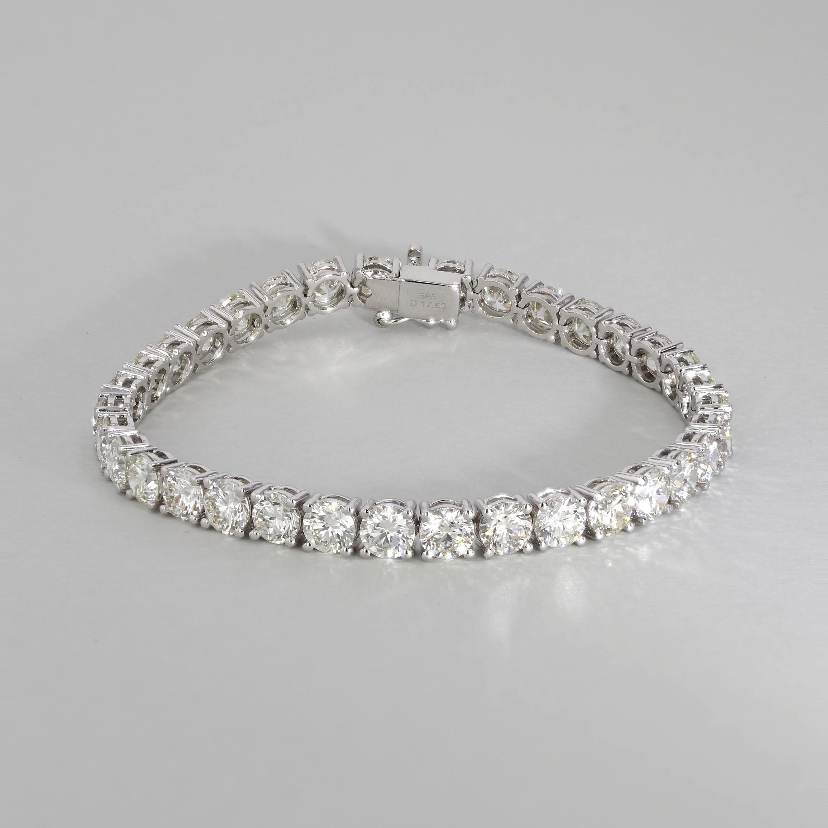 17.60ct Round Brilliant Diamond Tennis Bracelet 7" Image 2 La Mine d'Or Moncton, NB