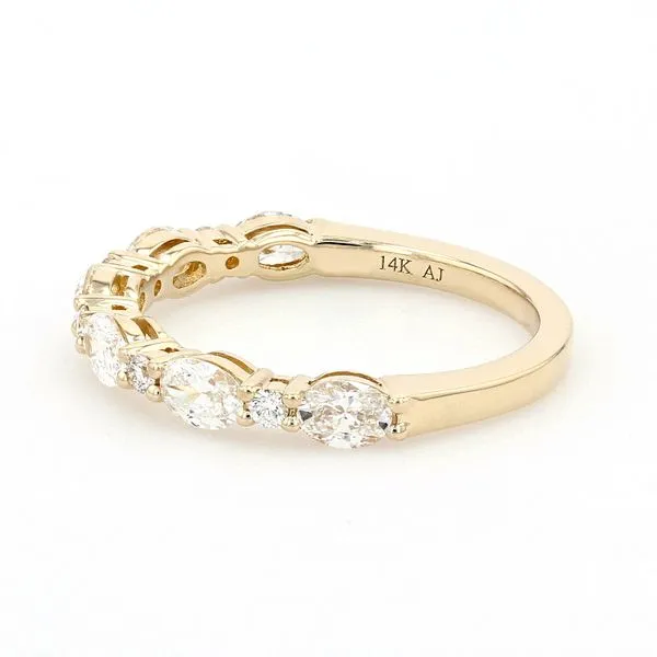 0.95tw Classic Oval & Round Diamond Band Image 2 La Mine d'Or Moncton, NB