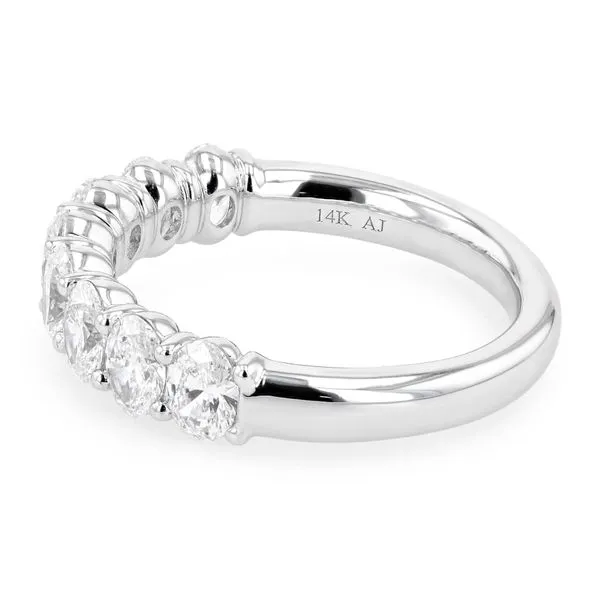 1.50tw Oval Diamond Band Image 2 La Mine d'Or Moncton, NB