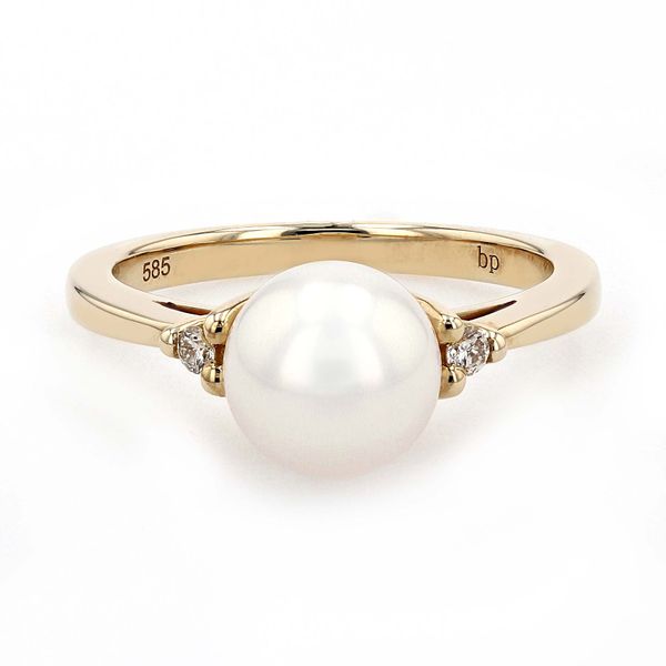 0.06ct Diamond and White Freshwater Pearl Ring set in 14kt Yellow Gold La Mine d'Or Moncton, NB