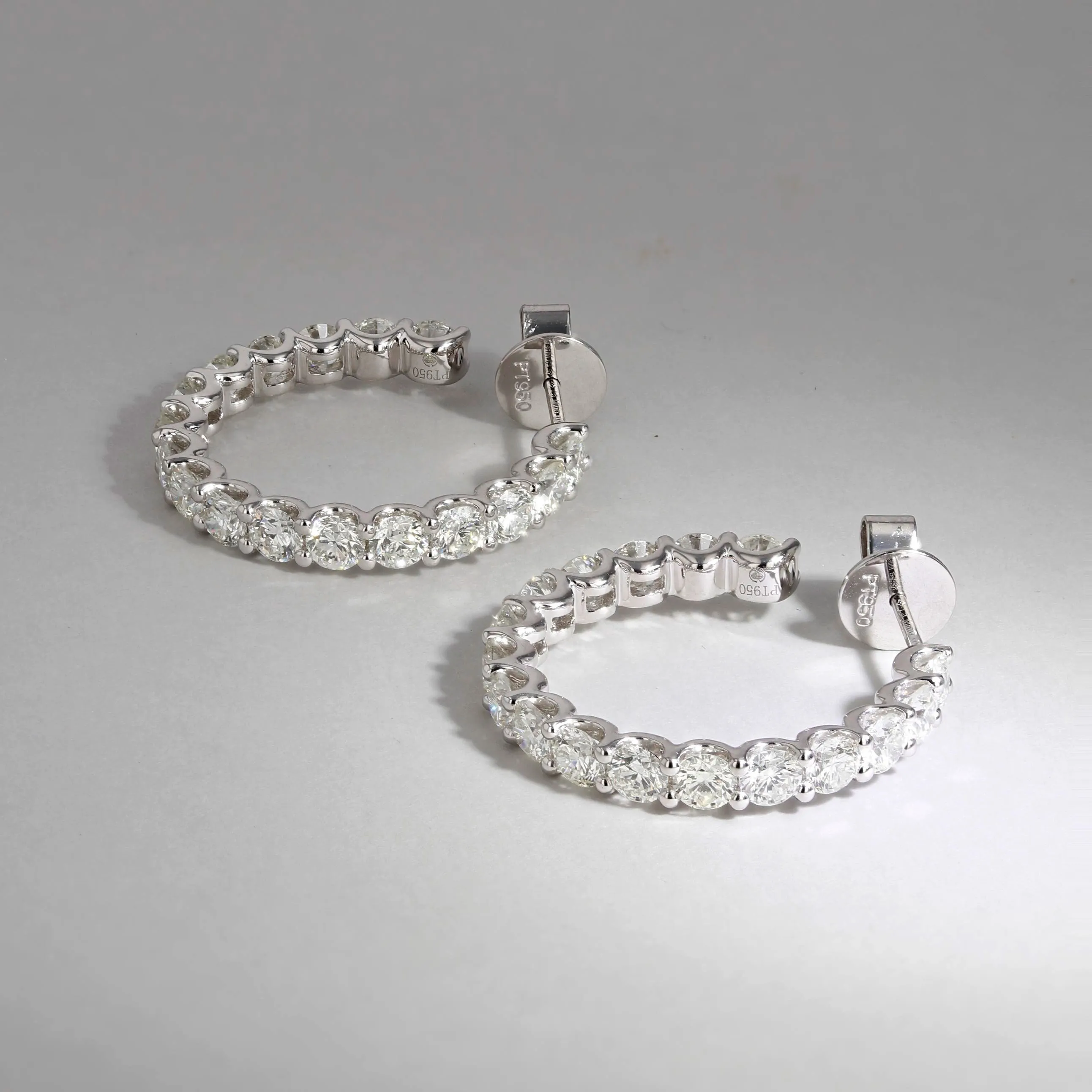 5.00tw Round Diamonds In-Out Eternity Hoop Earrings