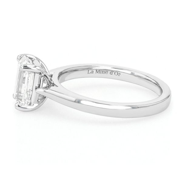 2.04ct De Beers Forevermark Emerald Cut Diamond Solitaire Engagement Ring Image 2 La Mine d’Or Moncton, NB