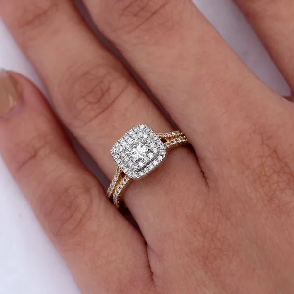 0.72tw Diamond Halo Engagement Ring Image 4 La Mine d'Or Moncton, NB