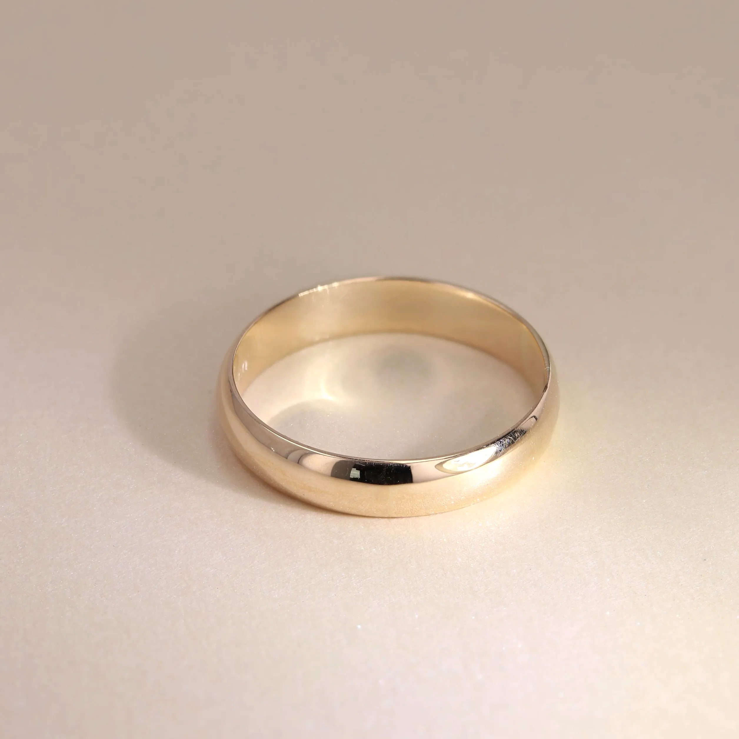 Estate 14kt Yellow Gold Wedding Band Size 6.5 Image 2 La Mine d'Or Moncton, NB
