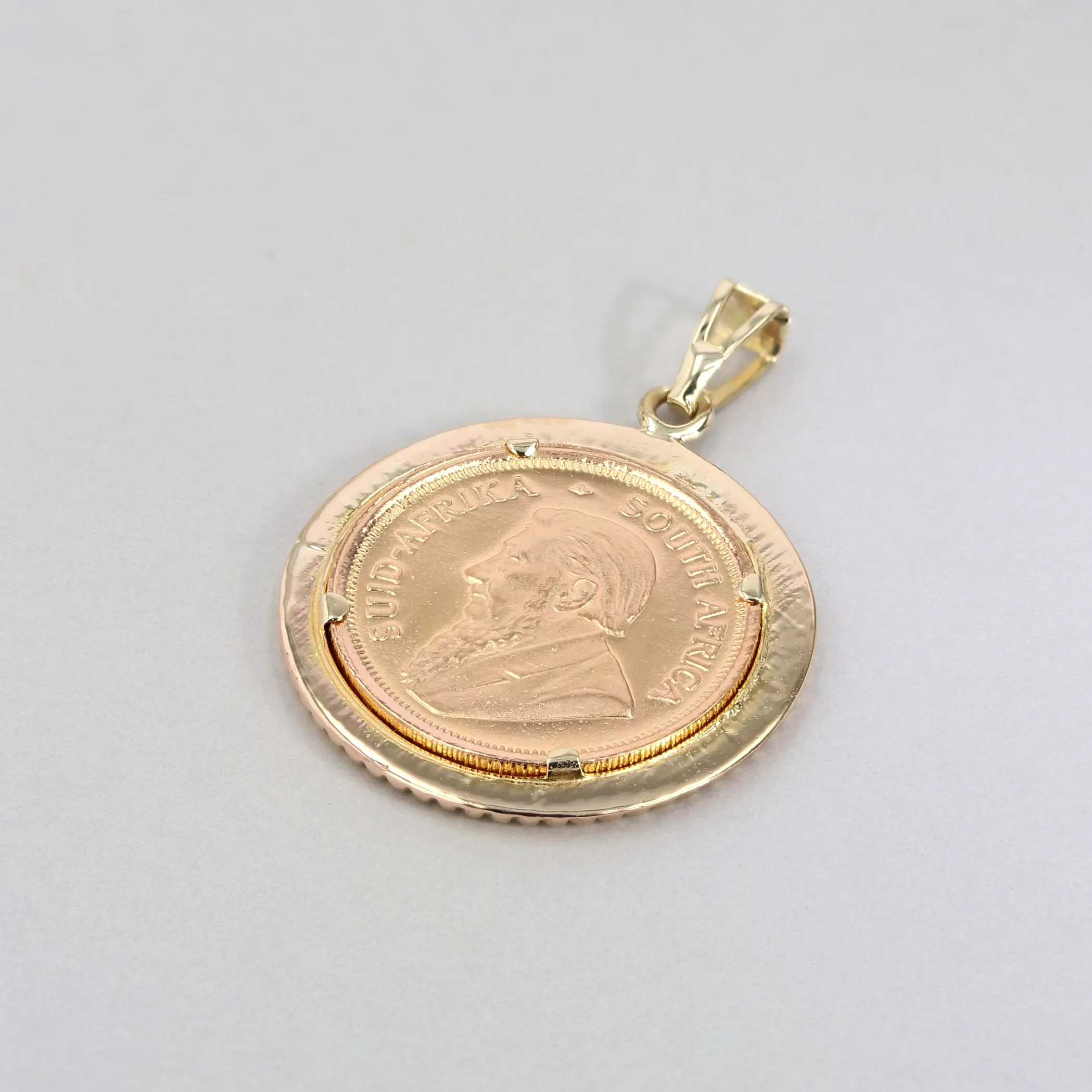 Estate 1/10th Ounce Fine Gold Krugerrand Coin Pendant 1988 Image 3 La Mine d'Or Moncton, NB