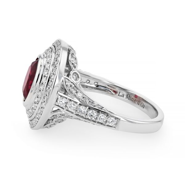 2.50tw Oval Ruby & Diamonds Halo Fashion Ring Image 2 La Mine d'Or Moncton, NB