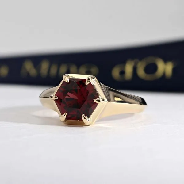 2.23ct Garnet Hexagon Solitaire Ring Image 3 La Mine d'Or Moncton, NB