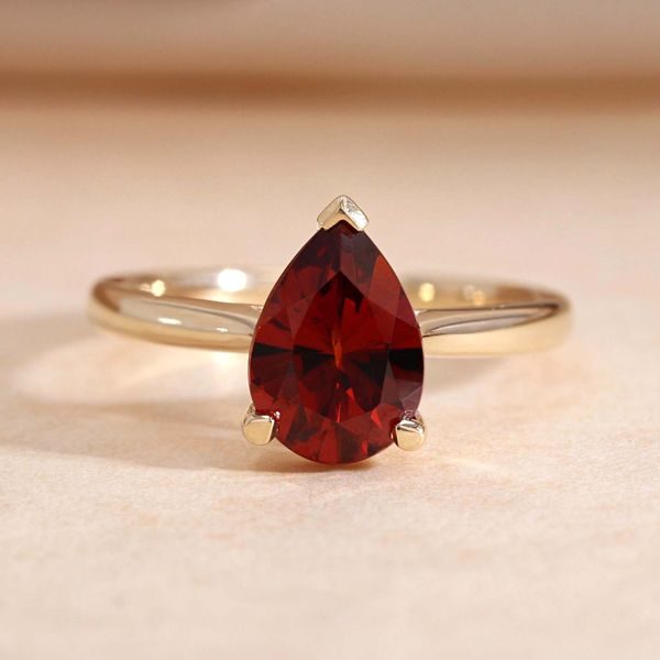 2.47ct Rio Pear Shape Solitaire Red Garnet Ring 14kt Yellow Gold Image 3 La Mine d'Or Moncton, NB