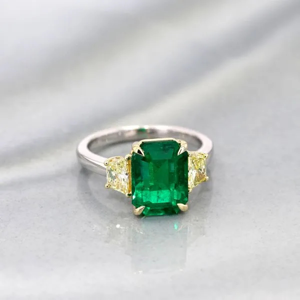 4.30tw Emerald and Yellow Diamond Trinity Ring Image 4 La Mine d'Or Moncton, NB