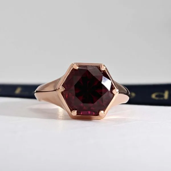 4.80ct Rhodolite Garnet Solitaire Ring Image 3 La Mine d'Or Moncton, NB