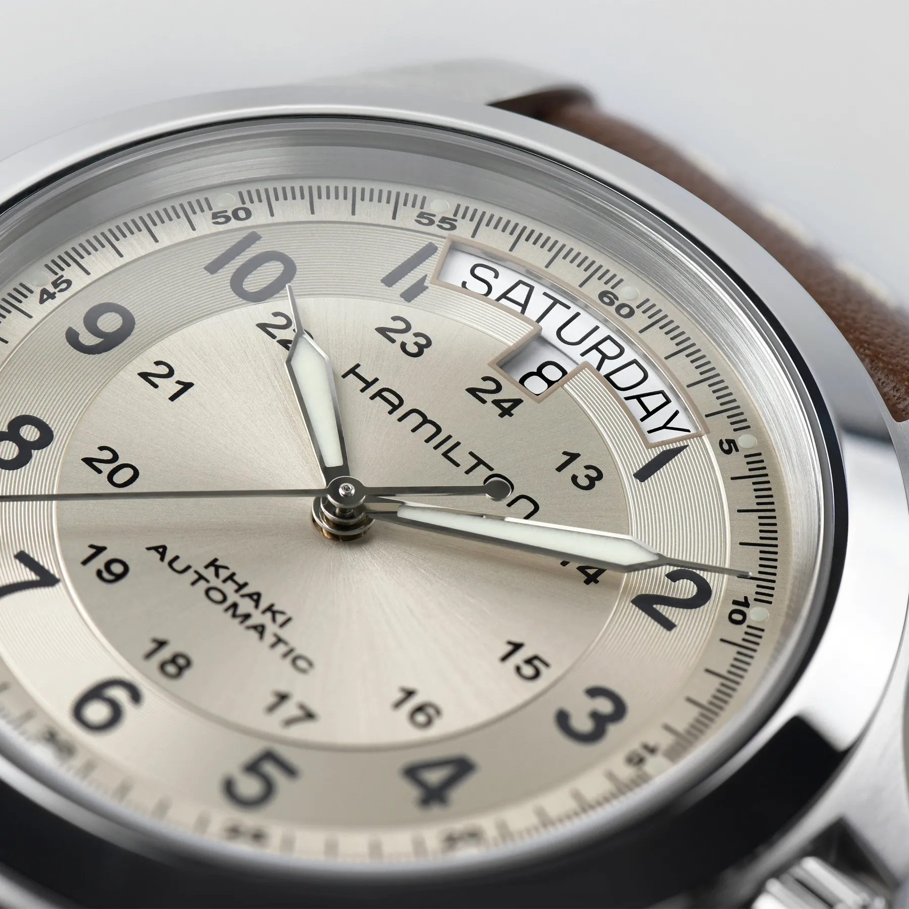 Hamilton Khaki Field King Automatic Watch Beige Dial 40mm Image 5 La Mine d'Or Moncton, NB