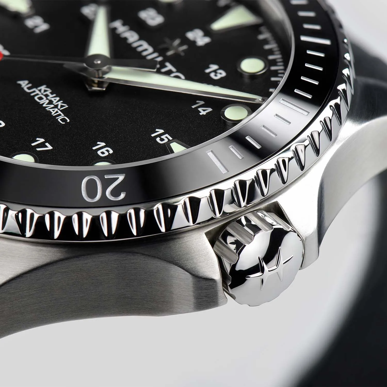 Hamilton Khaki Navy Scuba Automatic Watch Black Dial 43mm Image 3 La Mine d'Or Moncton, NB