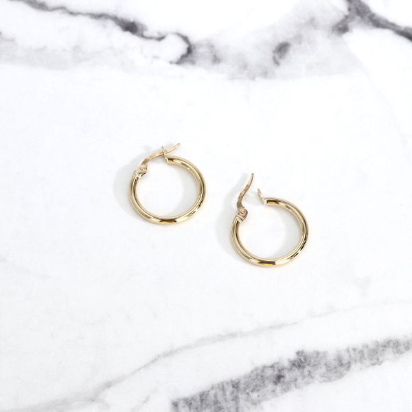 10kt Yellow Gold Small Thin Hoop Earrings Image 2 La Mine d'Or Moncton, NB