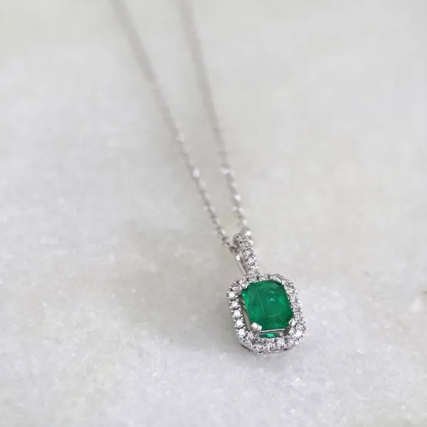 0.90tw Emerald and Diamonds Pendant Image 3 La Mine d'Or Moncton, NB