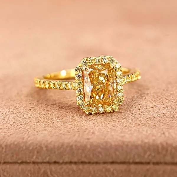 2.25tw Fancy Yellow Radiant Diamond Halo Engagement Ring Image 3 La Mine d'Or Moncton, NB
