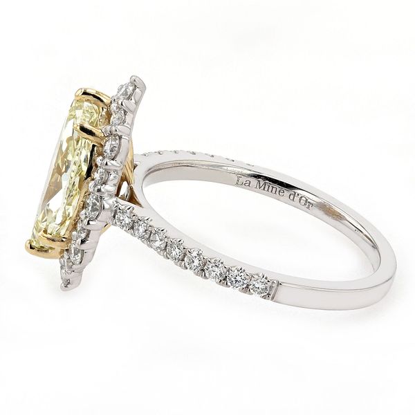 2.81tw Prive Marquise Diamond Engagement Ring Image 2 La Mine d'Or Moncton, NB