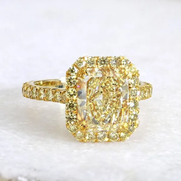4.19tw Prive Fancy Yellow Radiant Diamond Halo Engagement Ring Image 3 La Mine d'Or Moncton, NB