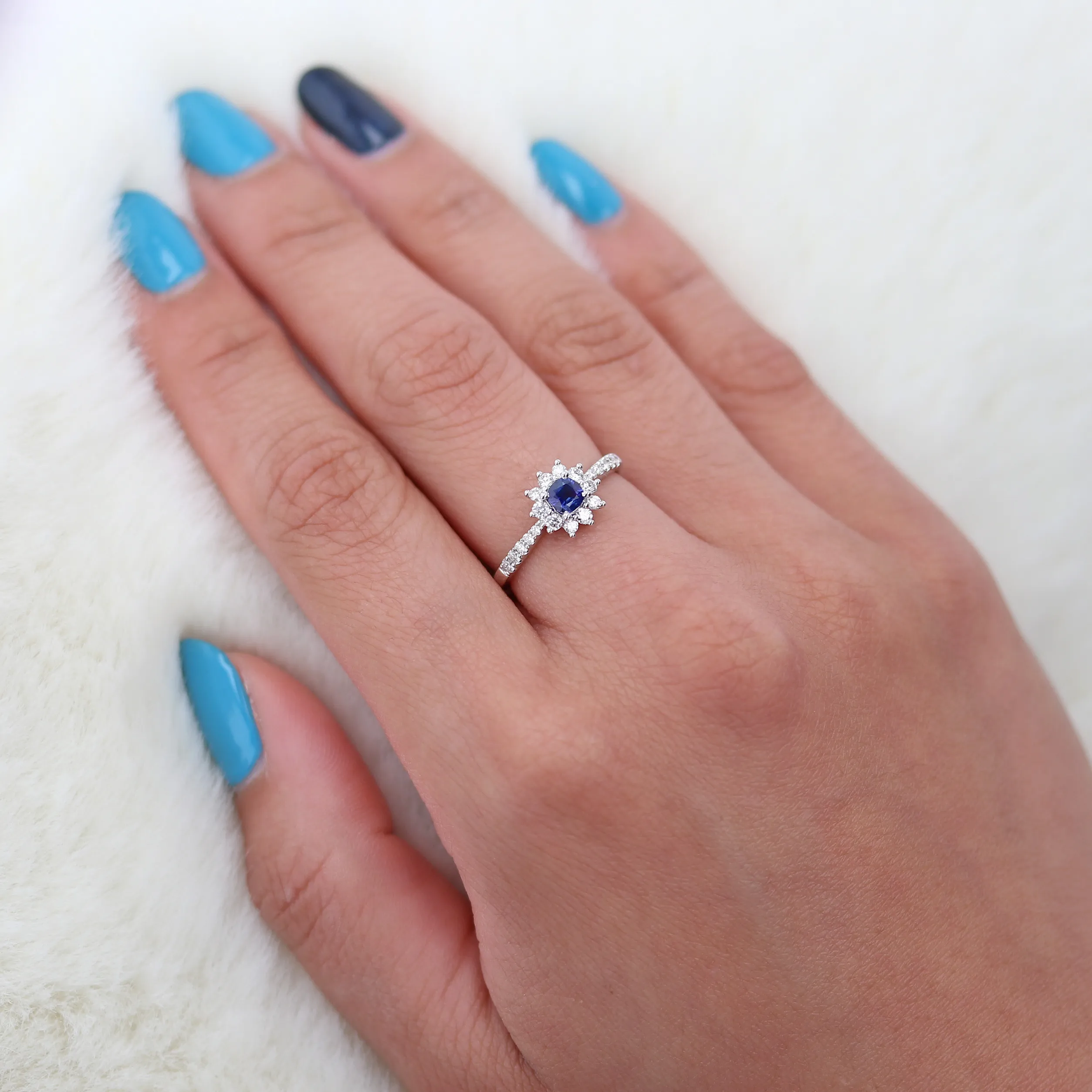 0.75tw Cushion Cut Starburst Halo Sapphire & Diamond Ring 18kt White Gold Image 4 La Mine d'Or Moncton, NB